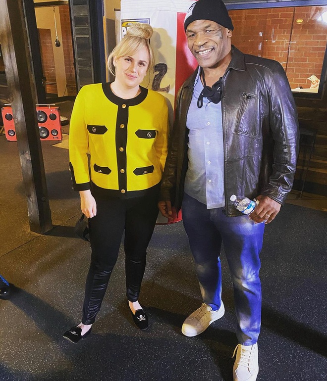 Mike Tyson bất ngờ đứng chung khung hình cùng nàng lầy Rebel Wilson sau khi bộ đôi nghị lực đã thổi bay 63kg để lột xác ngoạn mục - Ảnh 1.