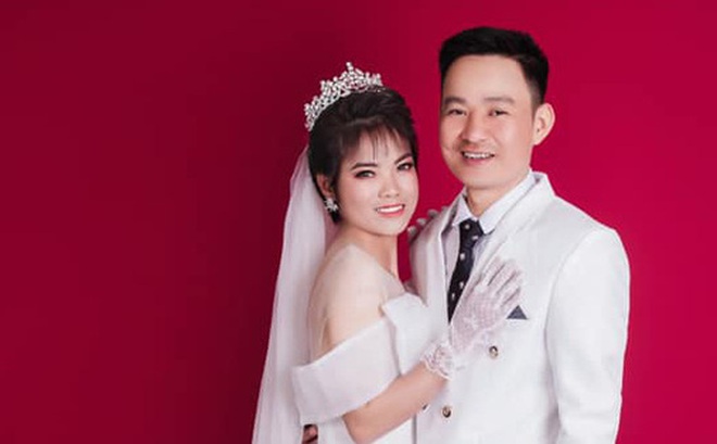 Nữ chiến binh lớn tuổi nhất của ĐT Việt Nam từng vô địch SEA Games 2019 gây bất ngờ với bộ ảnh cưới lung linh