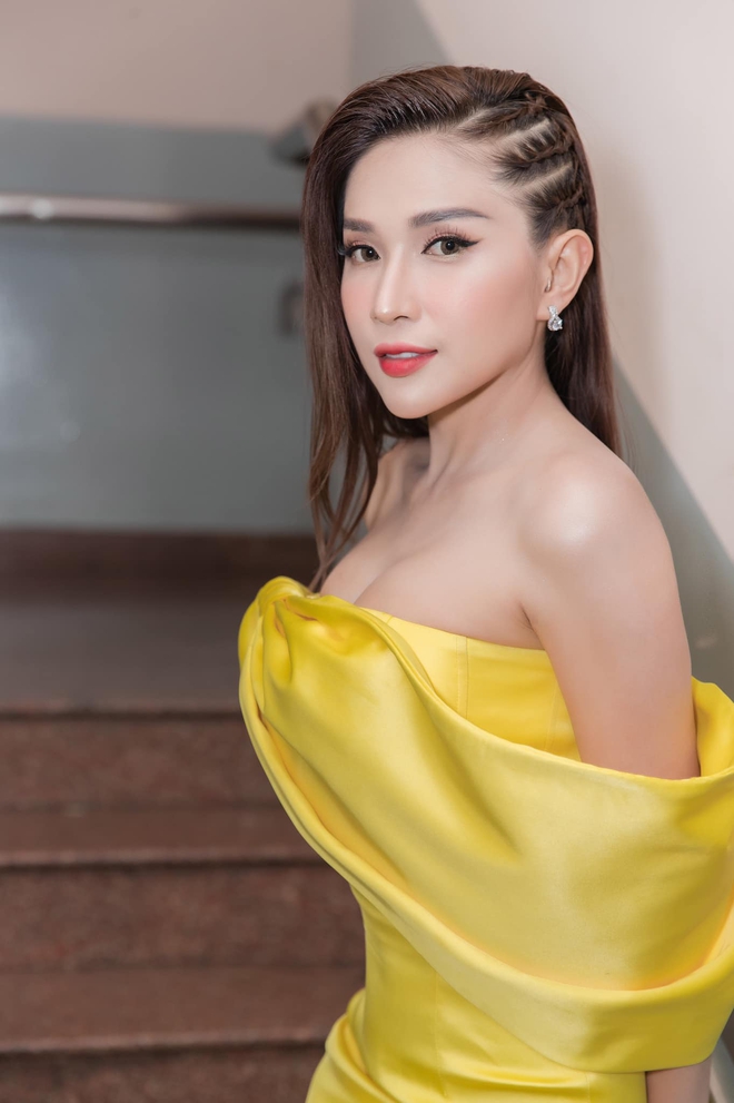 Khả Như giàu cỡ nào mà loạt sao Việt phải trầm trồ, ngưỡng mộ? - Ảnh 3. Khả Như giàu cỡ nào mà loạt sao Việt phải trầm trồ, ngưỡng mộ? - Ảnh 3.