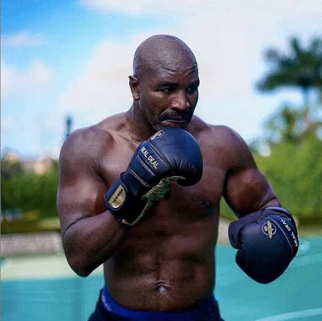 Evander Holyfield xác nhận đang tiến hành đàm phán thượng đài cùng Mike Tyson, trị giá trận đấu lến tới 200 triệu USD - Ảnh 3.