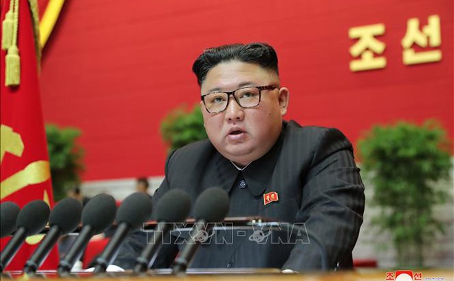 Nhà lãnh đạo Triều Tiên Kim Jong-un phát biểu tại ngày họp thứ 4 Đại hội lần thứ VIII đảng Lao động Triều Tiên ở Bình Nhưỡng, ngày 9/1/2021. Ảnh: KCNA/TTXVN