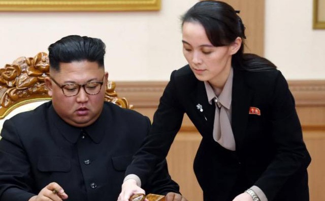 Nhà lãnh đạo Triều Tiên Kim Jong Un và em gái Kim Yo Jong.