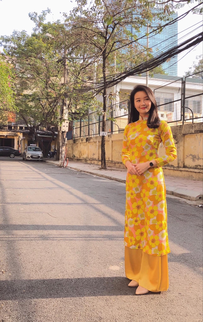 Cận cảnh nhan sắc nữ MC VTV bị cắt sóng vì mặt quá trẻ con khi lên hình - Ảnh 6. Cận cảnh nhan sắc nữ MC VTV bị cắt sóng vì mặt quá trẻ con khi lên hình - Ảnh 6.