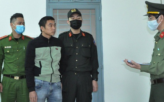 Công an TP Đà Nẵng đọc lệnh bắt giam tài xế Đinh Xuân Hiền
