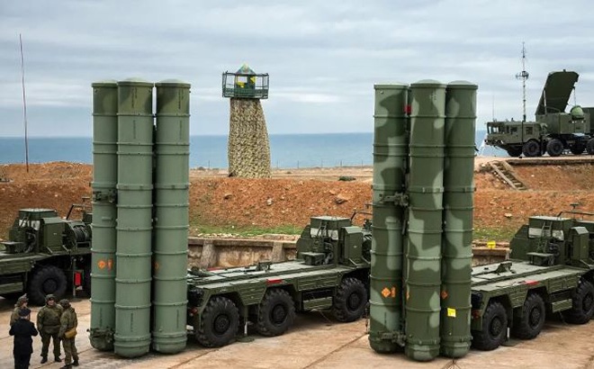 Hệ thống phòng thủ tên lửa S-400. Ảnh: Sputnik