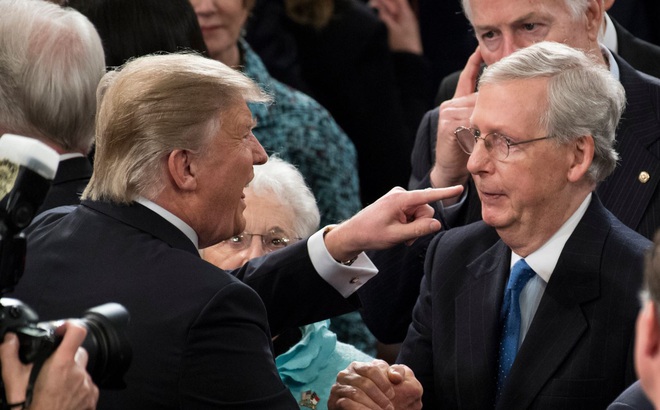 Sự bất đồng giữa ông McConnell và ông Trump có thể ảnh hưởng đến vận hạn của nhà lãnh đạo Mỹ. Ảnh: AFP