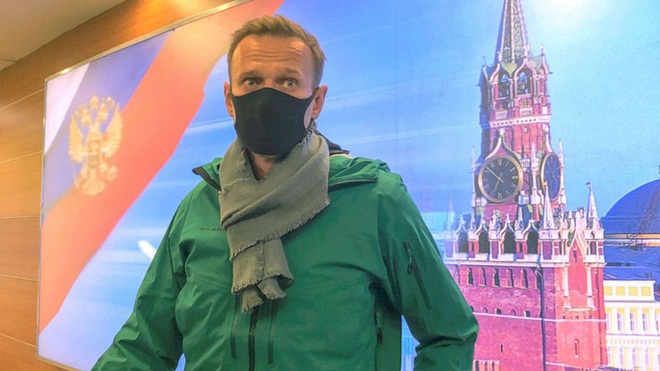 Chính khách đối lập Alexey Navalny bị bắt khi vừa về Nga - Ảnh 2.