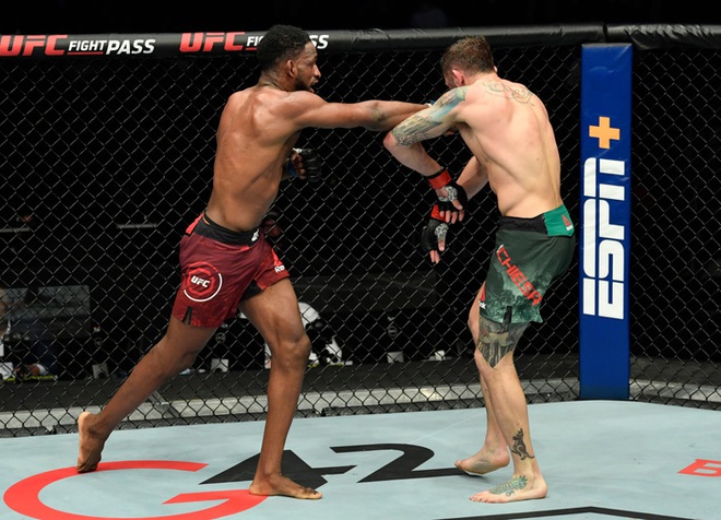 Michael Chiesa đánh bại Neil Magny sau 5 hiệp, gọi tên Colby Covington cho lần thượng đài kế tiếp - Ảnh 2.