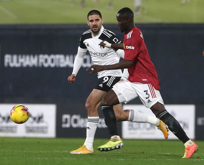 Chấm điểm cầu thủ MU và Fulham: Pogba và siêu phẩm giải cứu Quỷ đỏ - Ảnh 3.