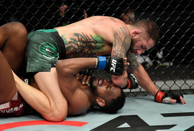 Michael Chiesa đánh bại Neil Magny sau 5 hiệp, gọi tên Colby Covington cho lần thượng đài kế tiếp - Ảnh 3.