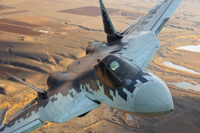 Tướng Iran: Tiêu diệt B-52 Mỹ dễ hơn cả UAV - Phi công Nga tuyên bố Su-57 có thể bắn tan xác F-35 - Ảnh 1.