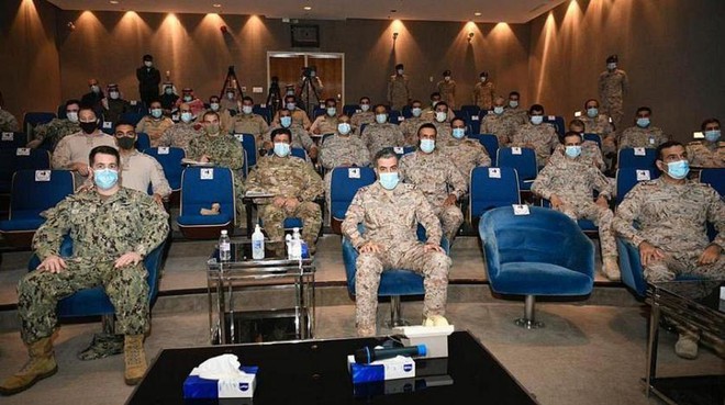 Syria: Không quân Nga trút mưa bom hủy diệt một loạt hang ổ khủng bố - Iran đăng ảnh ông Trump, thề quyết báo thù! - Ảnh 1.