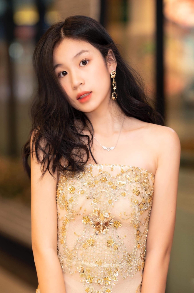 Con gái 16 tuổi, xinh như hoa hậu của Lưu Thiên Hương - Ảnh 7.