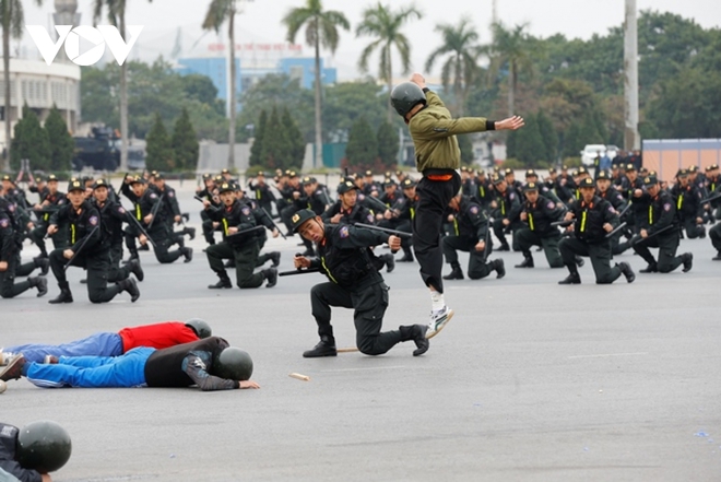 Triển khai nhiều vòng, nhiều lớp, bảo đảm tuyệt đối an toàn Đại hội Đảng XIII - Ảnh 3.