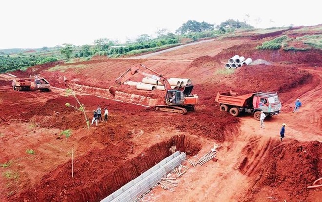 Công an vào cuộc điều tra vụ phân lô bán đất nông nghiệp ở Bảo Lộc - Ảnh 4.