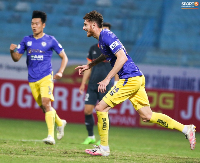 Pha bóng Tiến Linh giật gót tinh tế rồi ghi bàn hạ Hà Nội FC xứng đáng ghi vào sách giáo khoa - Ảnh 7.