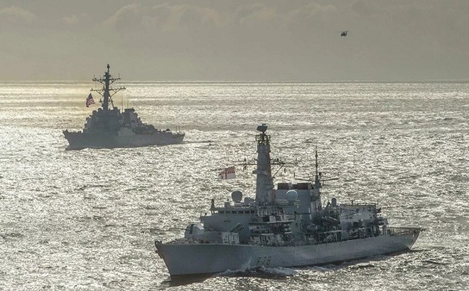 Tàu khu trục Hải quân Mỹ tiến vào Biển Đen. (Ảnh: RIA)