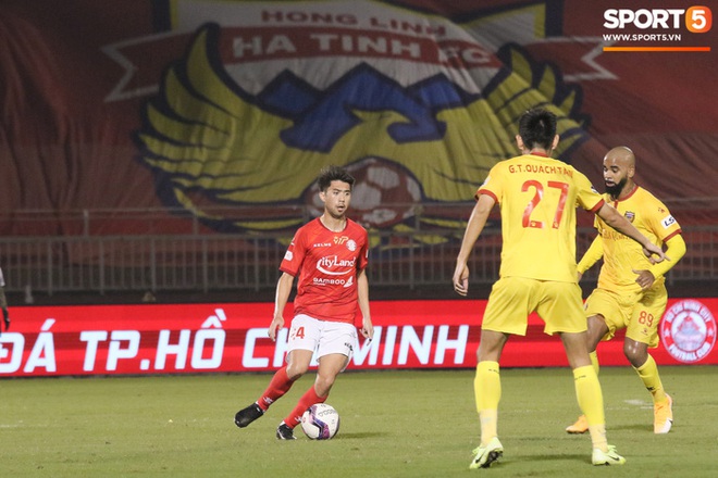 Cầu thủ Việt kiều Lee Nguyễn ra mắt chưa trọn vẹn - Ảnh 9.