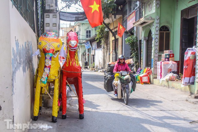 Làng vàng mã chạy nước rút trước ngày ông Công ông Táo - Ảnh 12.