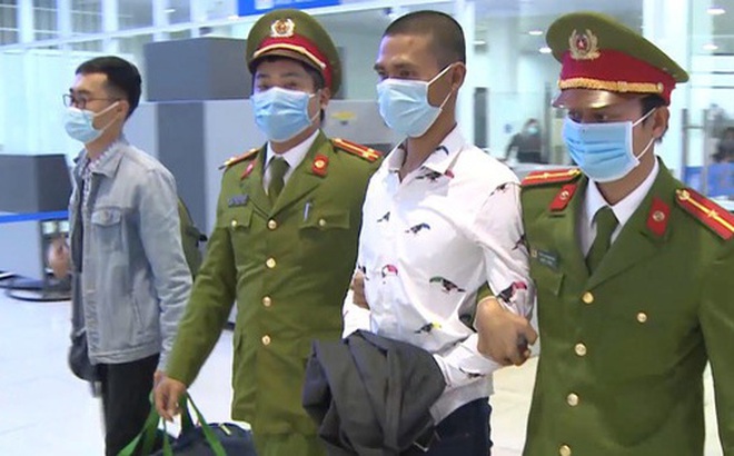 Cơ quan công an bắt giữ Hoàng Văn Chuyên.