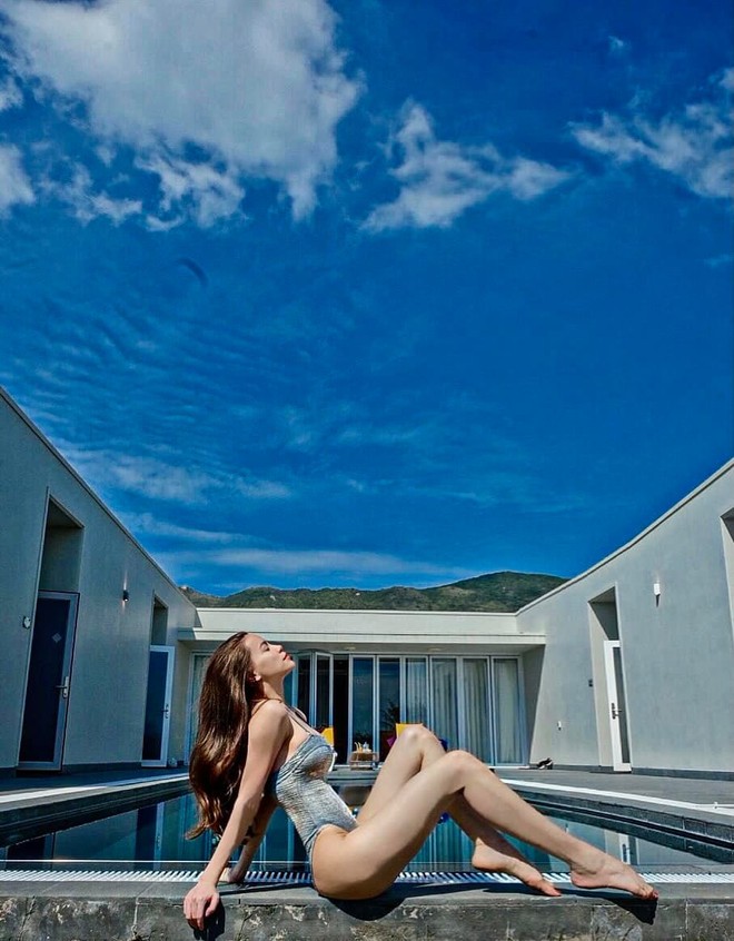 Hồ Ngọc Hà tung ảnh bikini, khoe vóc dáng sau 2 tháng sinh đôi - Ảnh 3.