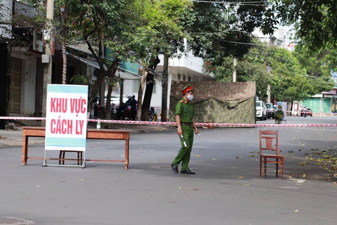 Một học sinh lớp 3 ở Hà Nội nhiễm Covid-19, cả lớp đi cách ly tập trung, quận họp khẩn trong đêm - Ảnh 1.