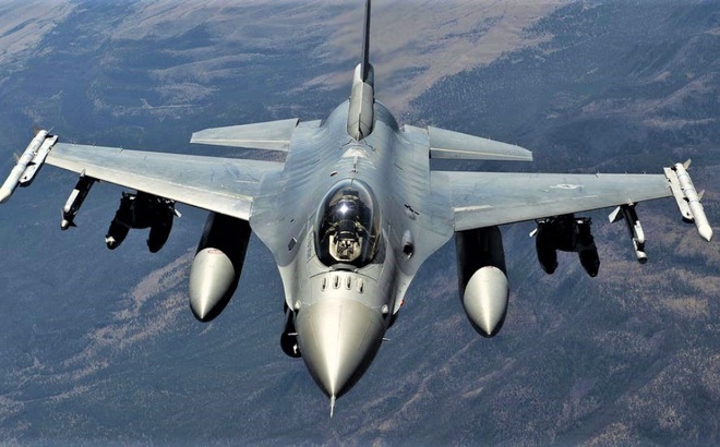 F16 là máy bay chiến đấu phản lực đa năng hạng nhẹ hiện đại, với nhiều ưu điểm. Nguồn: cloverchronicle.com