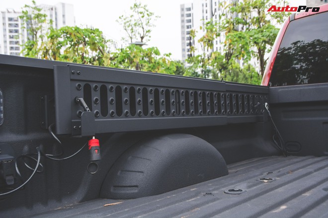 Đại gia hoa lan Bình Phước tậu Ford F-450 Limited Super Duty cực khủng tại Việt Nam: Xe bán tải dài gần 7 mét có giá bán hơn 6 tỷ đồng - Ảnh 1.