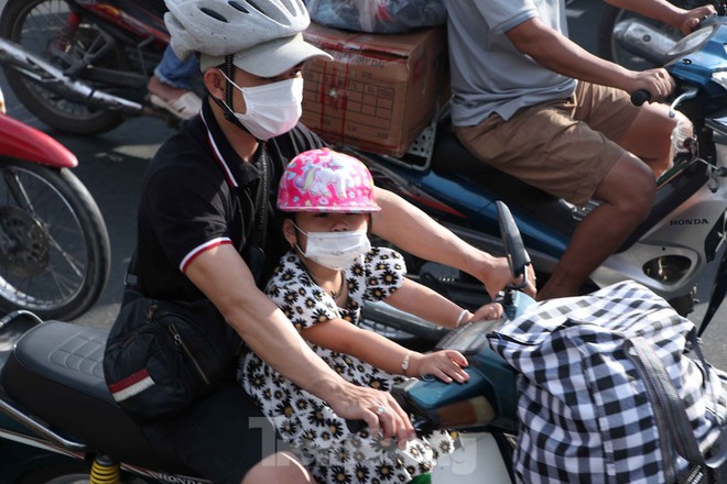 Cửa ngõ Sài Gòn kẹt xe kinh hoàng ngày làm việc đầu năm 2021 - Ảnh 9.