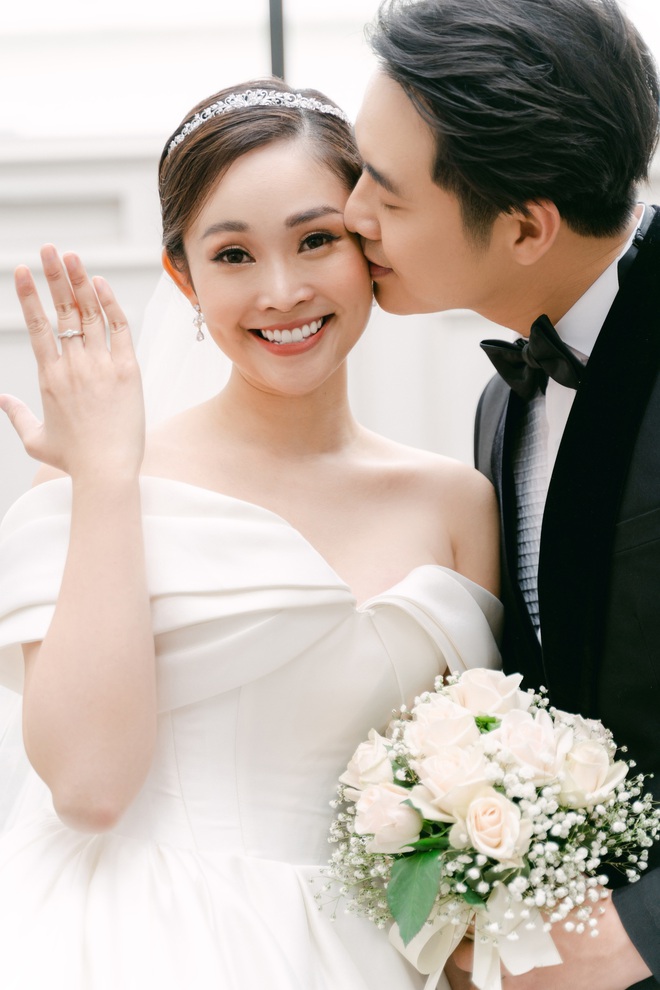 Ảnh cưới của MC Thùy Linh và diễn viên Hiếu Su - Ảnh 6.