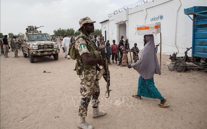 Binh sĩ Nigeria tuần tra tại thị trấn Banki, đông bắc Nigeria. Ảnh tư liệu: AFP/TTXVN