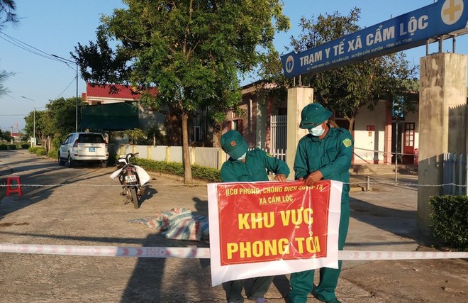 Hà Nội thêm 7 F0, có ca đã tiêm đủ 2 mũi vắc xin; Hàng nghìn người ở TP.HCM đổ về quê, công an nói gì khiến người đân đồng loạt vỗ tay? - Ảnh 1.