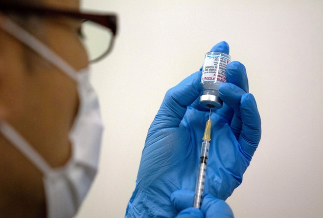 NÓNG: Nhật Bản tiết lộ nguyên nhân vaccine Moderna nhiễm tạp chất kim loại; Choáng với mức phí xét nghiệm Covid 1,3 tỷ đồng - Ảnh 1.