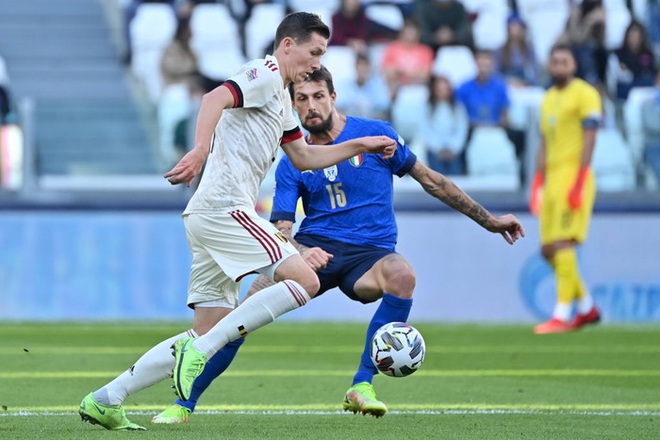 Bị xà ngang, cột dọc từ chối 3 bàn thắng, Bỉ bất lực chứng kiến Ý giành hạng 3 Nations League - Ảnh 1.