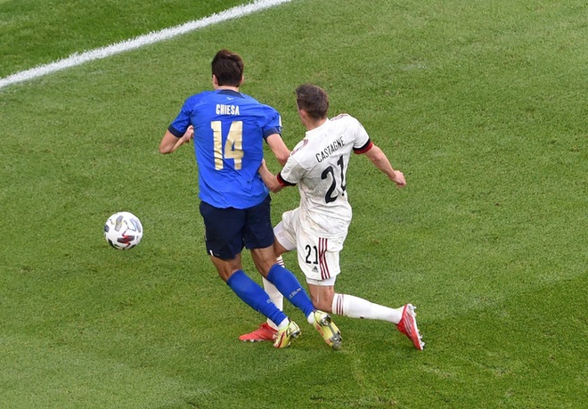 Bị xà ngang, cột dọc từ chối 3 bàn thắng, Bỉ bất lực chứng kiến Ý giành hạng 3 Nations League - Ảnh 8.