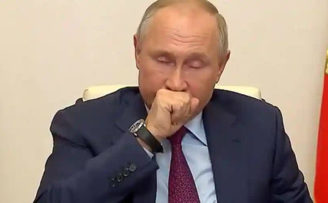 Hậu cách ly, TT Putin bị ho trong cuộc họp khiến cấp dưới lo lắng: Câu