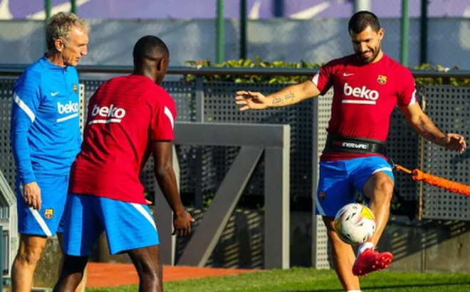 Aguero đã trở lại tập luyện, sẵn sàng ra mắt Barca cuối tuần này. (Ảnh: FCB).