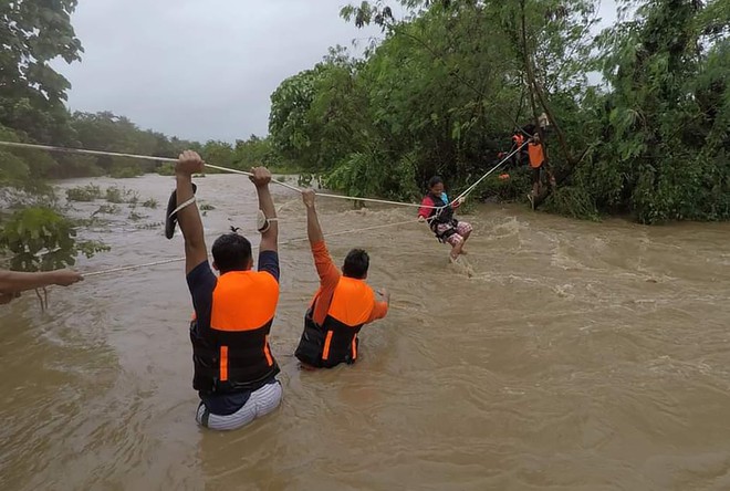 24h qua ảnh: Tượng phật khổng lồ nổi bật trong đêm ở Thái Lan - Ảnh 7. 24h qua ảnh: Tượng phật khổng lồ nổi bật trong đêm ở Thái Lan - Ảnh 7.