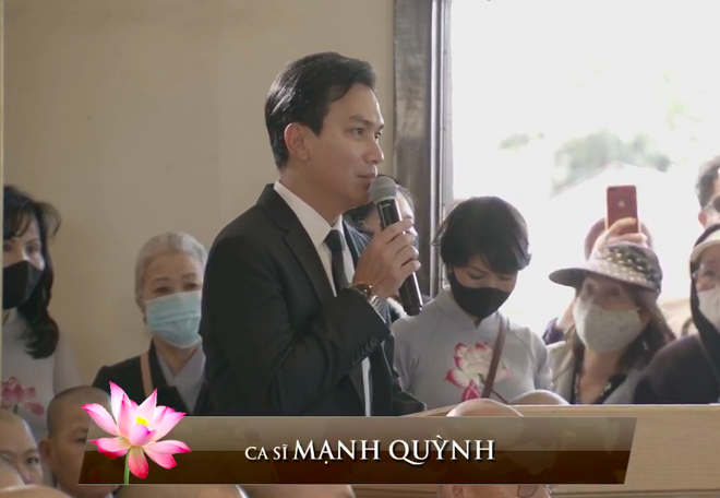 Mạnh Quỳnh xót xa trong tang lễ: Nếu ai nói Phi Nhung trục lợi cho bản thân thì nên sám hối - Ảnh 3. Mạnh Quỳnh xót xa trong tang lễ: Nếu ai nói Phi Nhung trục lợi cho bản thân thì nên sám hối - Ảnh 3.