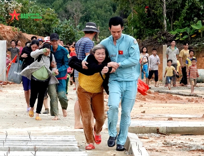 Tân Trung đoàn trưởng Trung đoàn Không quân Công an nhân dân là ai? - Ảnh 8.