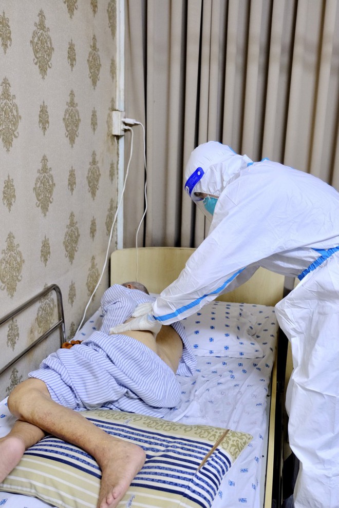 Vì sao nhiều người đau mỏi cơ kéo dài sau khi mắc Covid-19: Bác sĩ chỉ ra 3 giả thuyết và cách điều trị - Ảnh 2. Vì sao nhiều người đau mỏi cơ kéo dài sau khi mắc Covid-19: Bác sĩ chỉ ra 3 giả thuyết và cách điều trị - Ảnh 2.