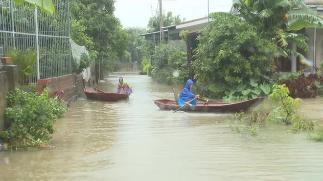 Hà Tĩnh - Quảng Bình: Nước lũ bủa vây, đã có 4 người chết và mất tích - Ảnh 24.