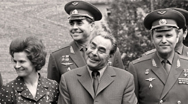 Con mèo do Đức Đạt Lai Lạt Ma tặng đã nhiều lần cứu mạng nhà lãnh đạo Brezhnev - Ảnh 2.