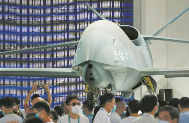 Lộ diện WZ-7, “át chủ bài chiến lược trên không” của Trung Quốc - Ảnh 3.