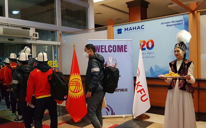 U23 Việt Nam chuẩn bị trang phục cực ấm để đối phó với thời tiết tại Kyrgyzstan - Ảnh 8.