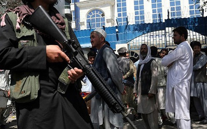 Taliban ca ngợi những kẻ đánh bom liều chết là "anh hùng". Ảnh: Reuters