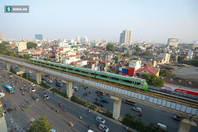 Soi tàu đường sắt của Trung Quốc và Pháp ở Hà Nội – thiết kế, nội thất khác biệt bất ngờ - Ảnh 1.