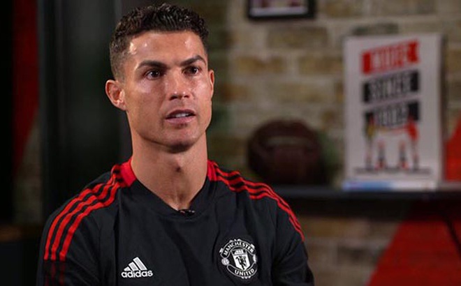 Ronaldo trả lời phỏng vấn trên Sky Sports