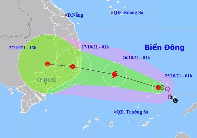  Bão giật cấp 10 hướng vào từ Bình Định - Bình Thuận, miền Trung mưa rất to  - Ảnh 1.