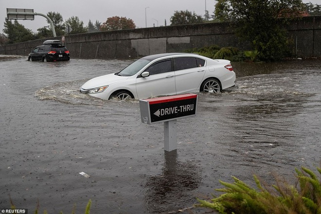 Bom bão lịch sử vùi dập bang California - Ảnh 5.